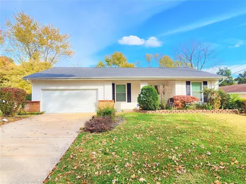 4392 Tarentum Dr, Florissant, MO 63033