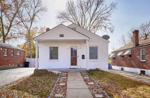 8348 Fullerton Ave, Saint Louis, MO 63132