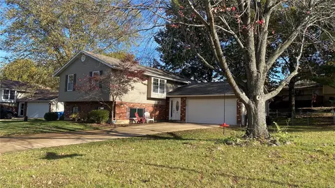 1731 Foxglove Dt, Saint Charles, MO 63303