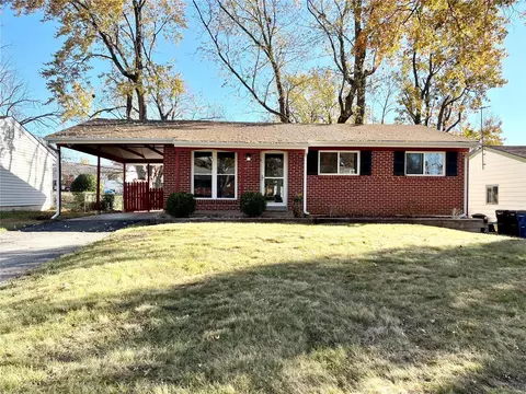 2020 Janiculum Dr, Fenton, MO 63026