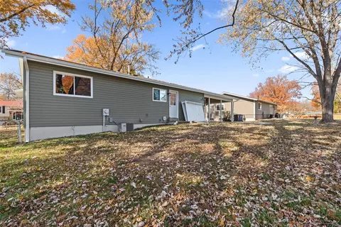 900 Parma Dr, Ballwin, MO 63021 photo 29
