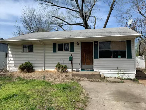 10617 Spring Garden Dr, Saint Louis, MO 63137