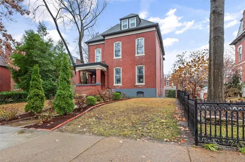3010 Geyer Ave, Saint Louis, MO 63104