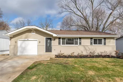11829 Longmont Dr, Maryland Heights, MO 63043