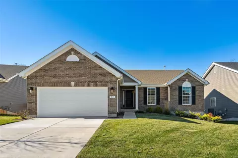 915 Birch View Ct, Lake Saint Louis, MO 63367