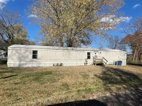 1245 Hedge Ave, Saint Clair, MO 63077 photo 1