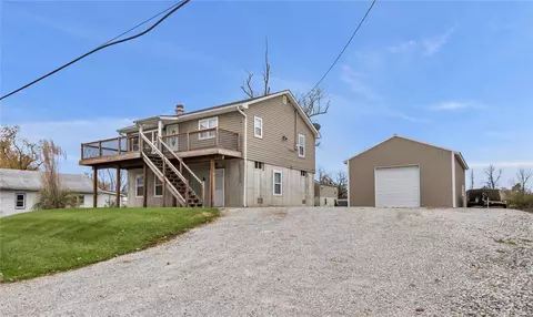 136 Saint Louis St, West Alton, MO 63386
