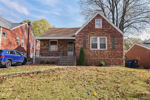 8016 Troost St, Saint Louis, MO 63123