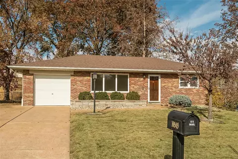 10949 Oasis Dr, Saint Louis, MO 63123