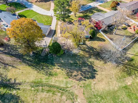 109 Five Meadows Ln, Ballwin, MO 63011 photo 3