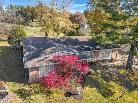 109 Five Meadows Ln, Ballwin, MO 63011 photo 5