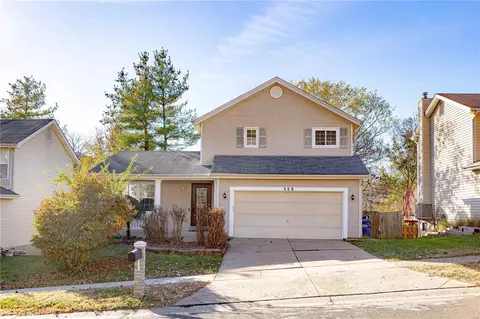 568 Elm Crossing Ct, Ballwin, MO 63021