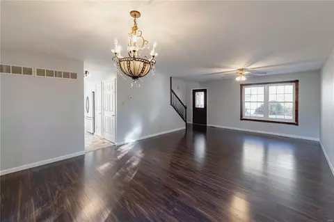 568 Elm Crossing Ct, Ballwin, MO 63021 photo 5