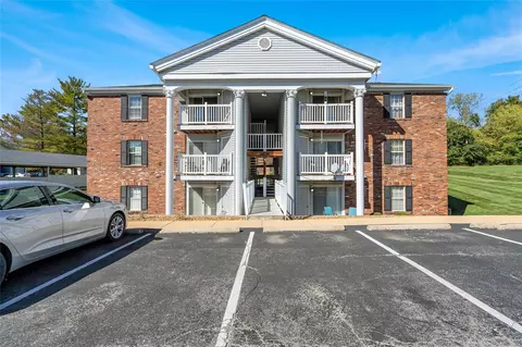 1936 Marine Terrace Dr #K, Saint Louis, MO 63146