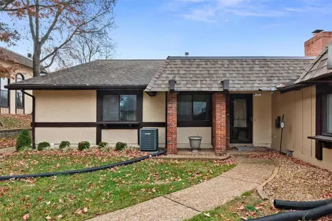 2640 Hampton Rd #2B, Saint Charles, MO 63303