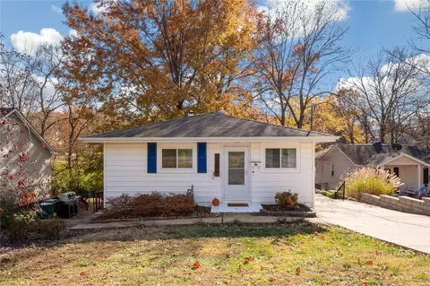 1760 Thursby Ave, Saint Louis, MO 63122