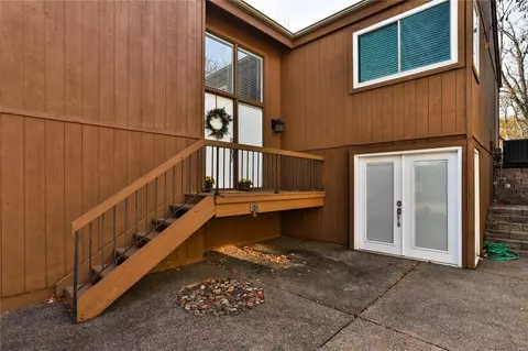 973 Beacon Woods Ct, Manchester, MO 63021 photo 2