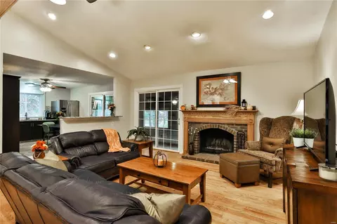 973 Beacon Woods Ct, Manchester, MO 63021 photo 8