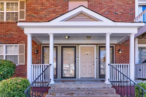 1504 Thrush Ter, Brentwood, MO 63144