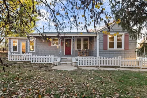 8739 Grant Rd, Saint Louis, MO 63123