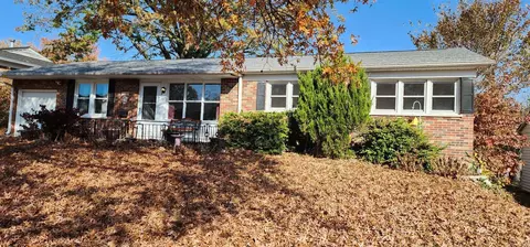 4507 Tomahawk Dr, Saint Louis, MO 63123