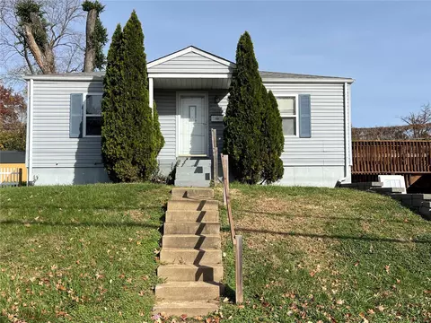 10413 Breckenridge Rd, Saint Ann, MO 63074