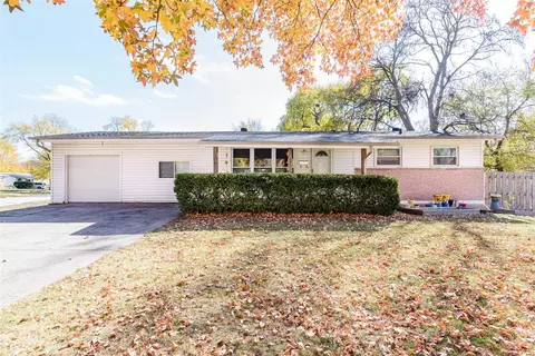 716 Lynn Haven Ln, Hazelwood, MO 63042