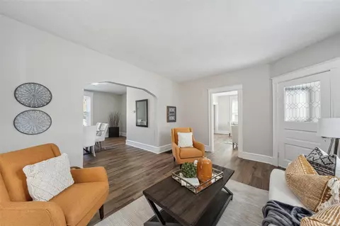 5523 Gresham Ave, Saint Louis, MO 63109 photo 5