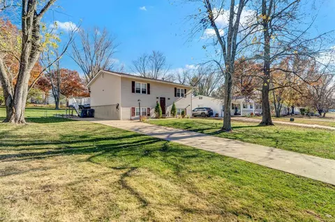 310 Williams Dr, Eureka, MO 63025 photo 2