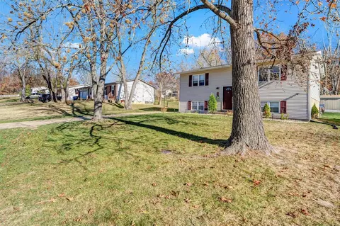 310 Williams Dr, Eureka, MO 63025