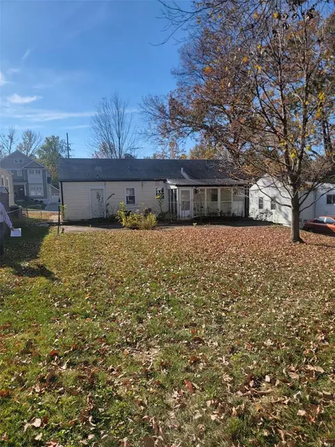 825 Alexandra Ave, Saint Louis, MO 63122