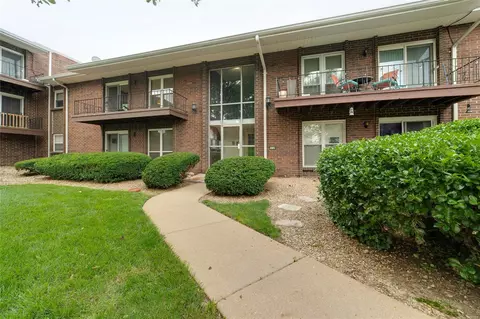 10364 Forest Brk #G, Saint Louis, MO 63146
