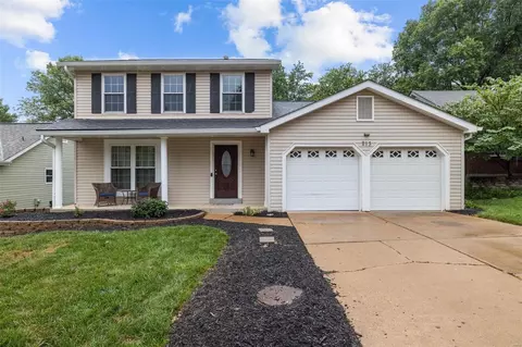 213 Brookmont Farm Ct, Ballwin, MO 63021