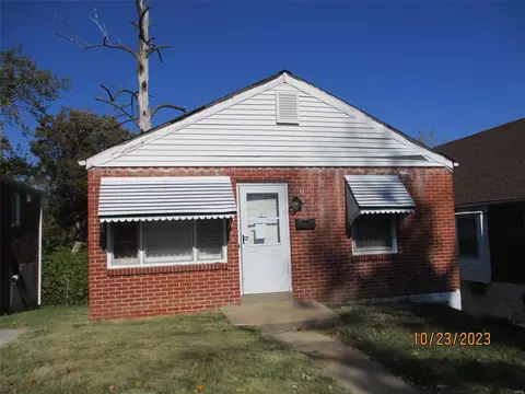 6715 Kenwood Dr, Saint Louis, MO 63121