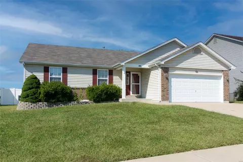 817 Whisper Creek Ct, Wentzville, MO 63385