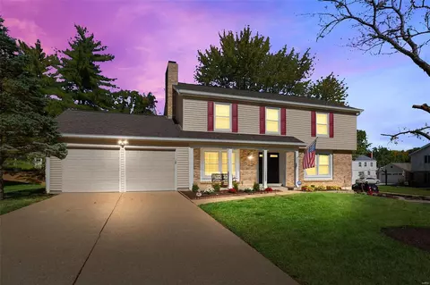 15553 Rose Gate Ln, Chesterfield, MO 63017