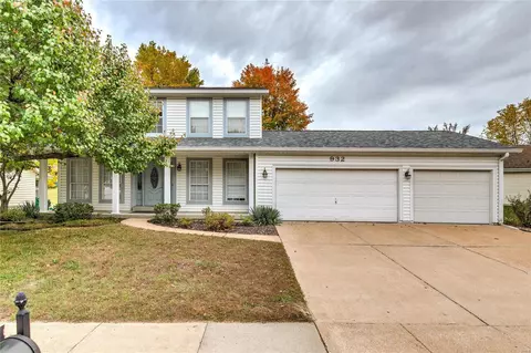 932 Zohner Ct, Florissant, MO 63031