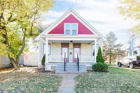 1709 Elm St, Saint Charles, MO 63301