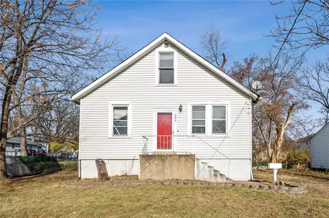235 Midway Ave, Kirkwood, MO 63122