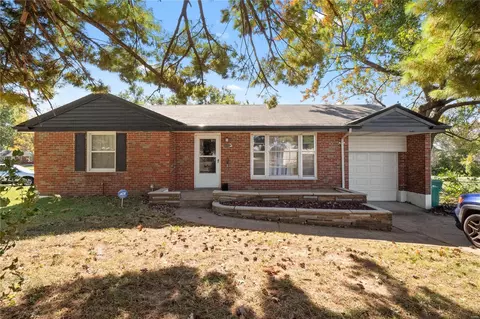 1236 Garwood Dr, Saint Louis, MO 63137