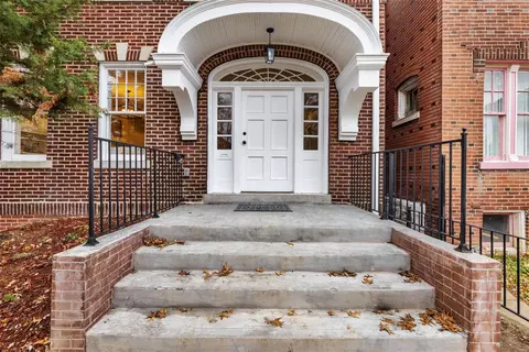 5838 Pershing Ave, Saint Louis, MO 63112