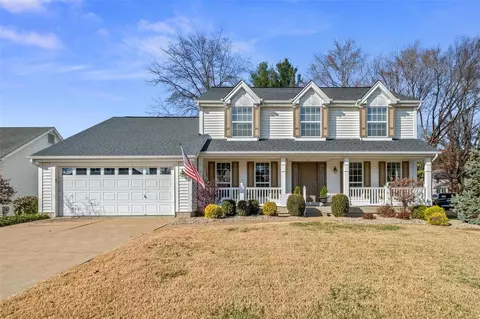 2411 Parkmoor Ct, Ballwin, MO 63021