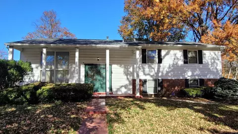 6781 Blossom View Dr, Florissant, MO 63033