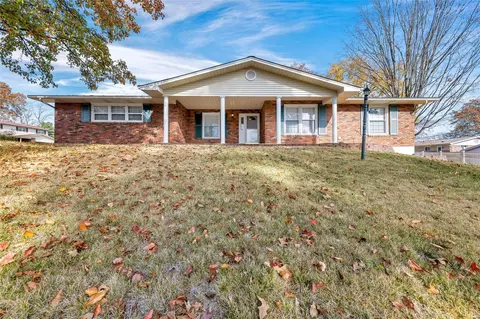 9429 Eddie And Park Rd, Saint Louis, MO 63126