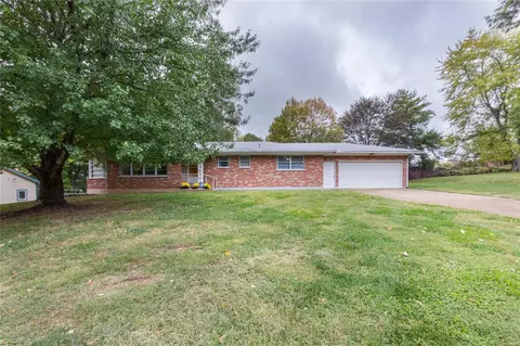 2461 Driftwood Ln, Saint Louis, MO 63146