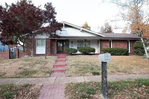 2245 Windsor Dr, Florissant, MO 63033