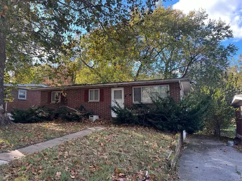 803 Thomas Ave, Saint Louis, MO 63135
