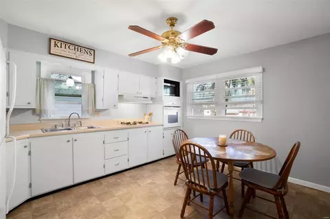 36 Hollywood Dr, O'fallon, MO 63366 photo 6