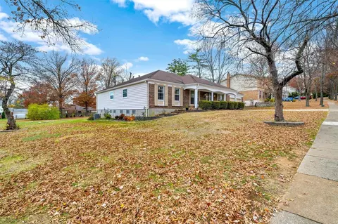 541 Princeway Ct, Manchester, MO 63011 photo 3
