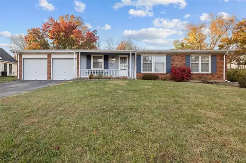 12437 Worthington Dr, Saint Louis, MO 63128